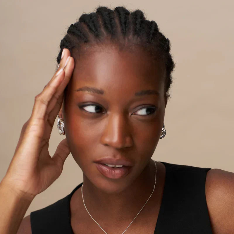 Pendientes entrelazados llamativos | Oro blanco