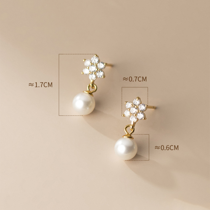 Pendientes de perlas con forma de flor