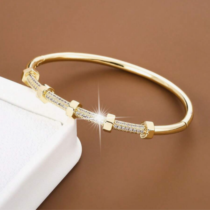 Madison - Pulsera de Oro Brillante Chapada con cubierta de Moissanita