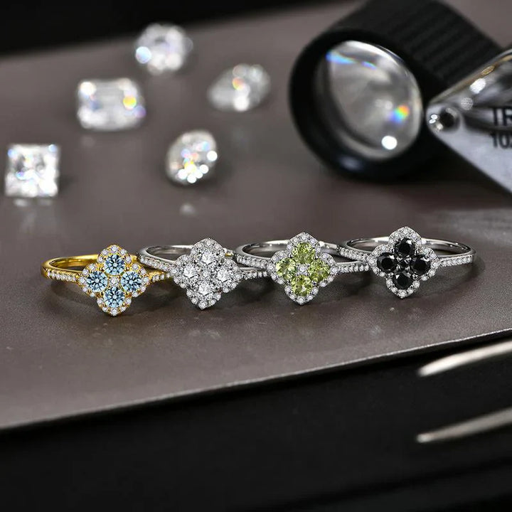 Anillo Soraya Clover | Oro blanco