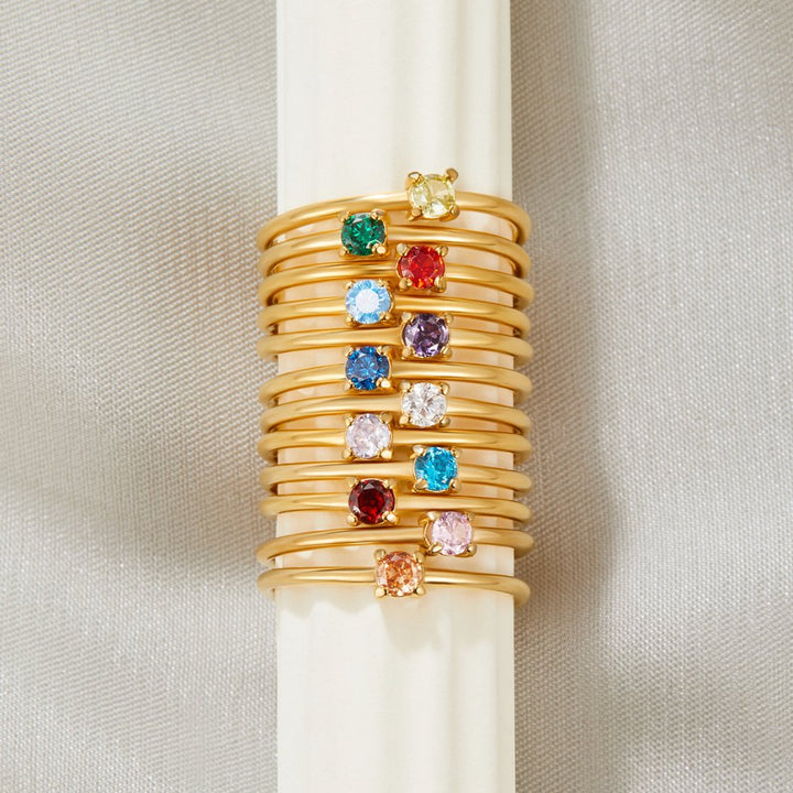 Anillos con piedras de nacimiento