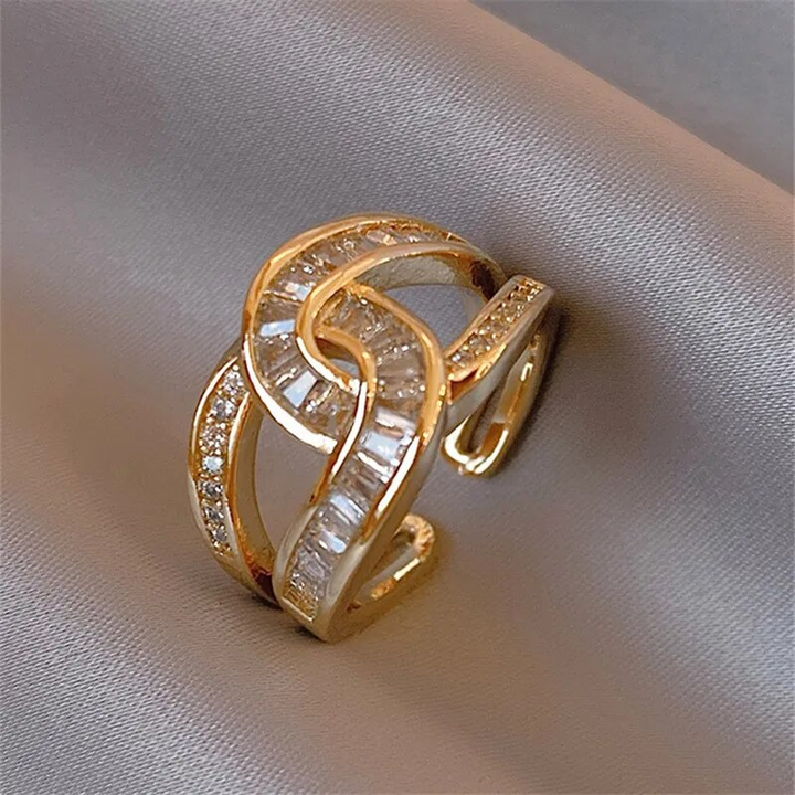 Louisa - Anillo Ajustable Elegante con Nudos